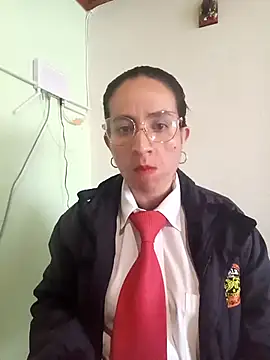 Snapshot of Valentina--1 chatting on 11/05/25, 11:57 Valentina--1 online show from 11/05/25, 11:57