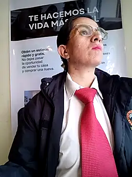 Snapshot of Valentina--1 chatting on 12/01/25, 11:55 Valentina--1 online show from 12/01/25, 11:55