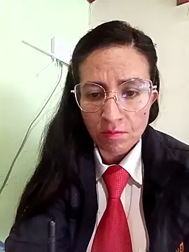 Snapshot of Valentina--1 chatting on 11/15/25, 11:58 Valentina--1 online show from 11/15/25, 11:58