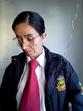 Snapshot of Valentina--1 chatting on 11/27/25, 12:05 Valentina--1 online show from 11/27/25, 12:05