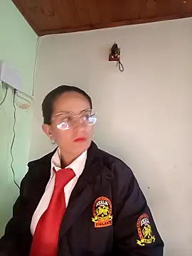 Snapshot of Valentina--1 chatting on 10/30/25, 12:03 Valentina--1 online show from 10/30/25, 12:03