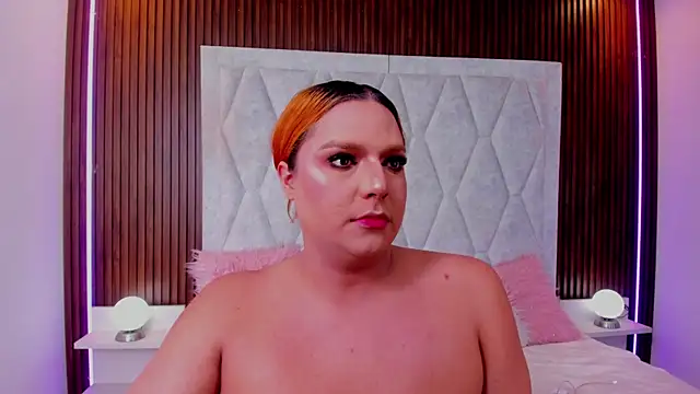 IrinaaVega online show from 12/04/25, 01:21