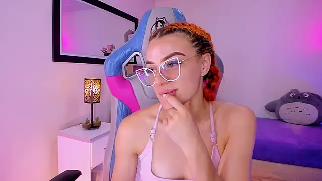 celeste blazze  online show from 02/18/26, 04:14