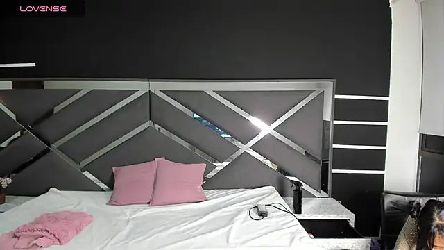 Snapshot of ScarlettParker chatting on 10/29/25, 01:10 ScarlettParker online show from 10/29/25, 01:10