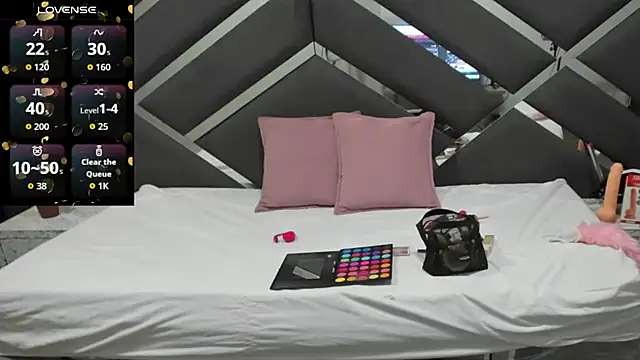 Snapshot of ScarlettParker chatting on 10/28/25, 01:10 ScarlettParker online show from 10/28/25, 01:10