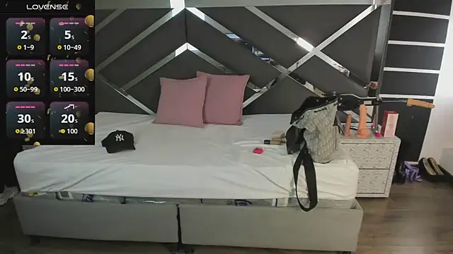 Snapshot of ScarlettParker chatting on 11/03/25, 01:04 ScarlettParker online show from 11/03/25, 01:04