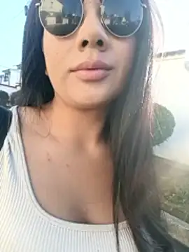 Snapshot of ScarlettParker chatting on 12/17/25, 12:32 ScarlettParker online show from 12/17/25, 12:32