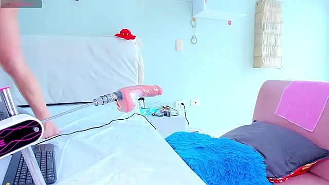 Luna Raay online show from 01/31/26, 07:56