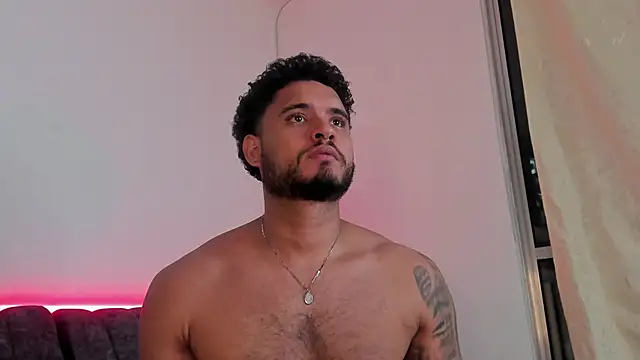 AUSTINN TORRES online show from 04/08/26, 04:14