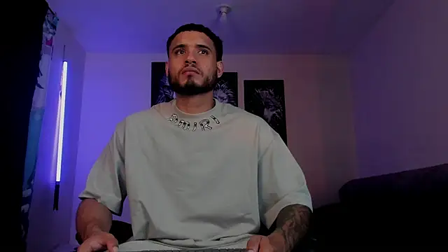 Snapshot of AUSTINN_TORRES chatting on 01/06/26, 12:25 AUSTINN TORRES online show from 01/06/26, 12:25