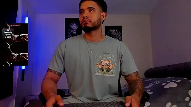 Snapshot of AUSTINN_TORRES chatting on 02/02/26, 01:04 AUSTINN TORRES online show from 02/02/26, 01:04