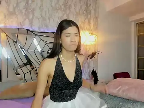 Snapshot of MILA_TTAYLOR chatting on 10/30/25, 05:10 MILA TTAYLOR online show from 10/30/25, 05:10