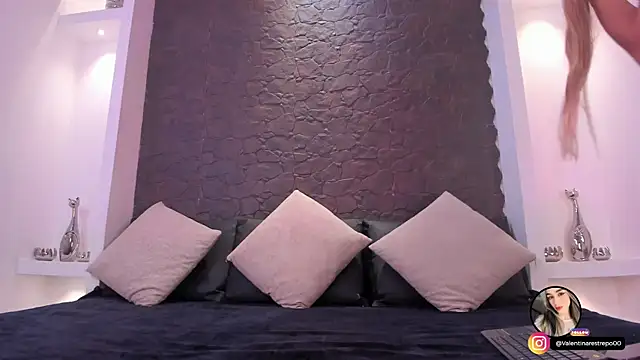 EmilyAllen 1 online show from 11/20/25, 03:51