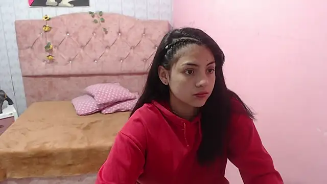 Victoria Alvarez online show from 11/11/25, 03:23