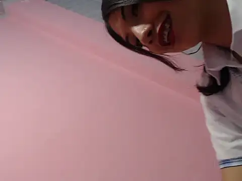 Victoria Alvarez online show from 10/31/25, 03:58