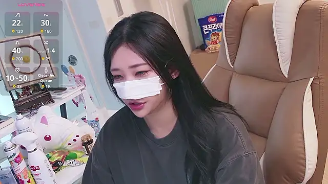Milk Sola online show from 06/07/26, 01:11