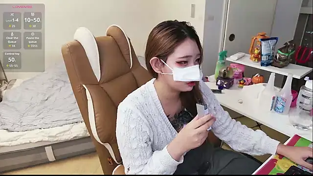Milk Sola online show from 11/04/25, 01:26