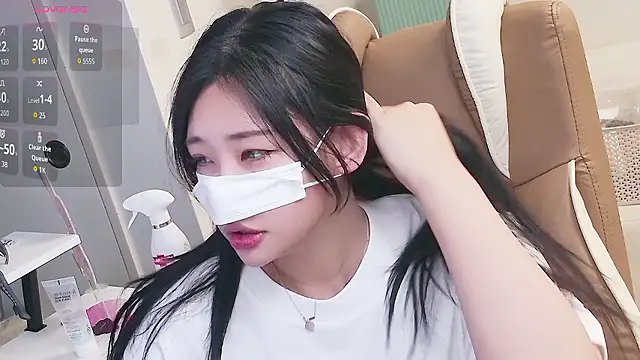 Milk Sola online show from 06/07/26, 02:44