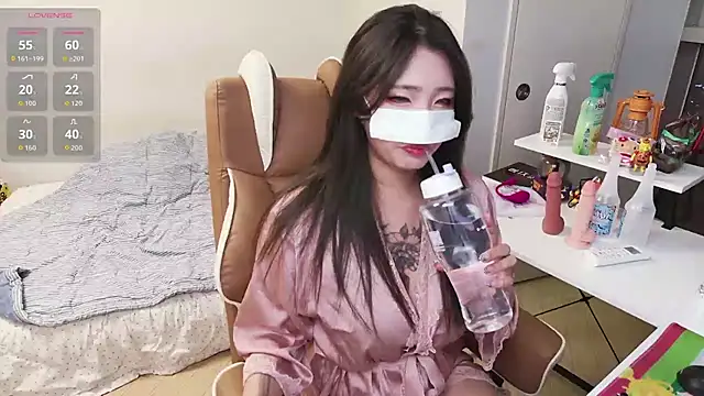 Milk Sola online show from 11/15/25, 12:53
