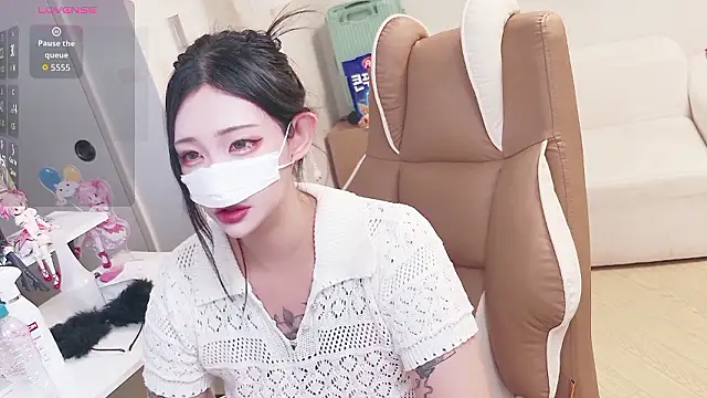 Milk Sola online show from 06/20/26, 12:10