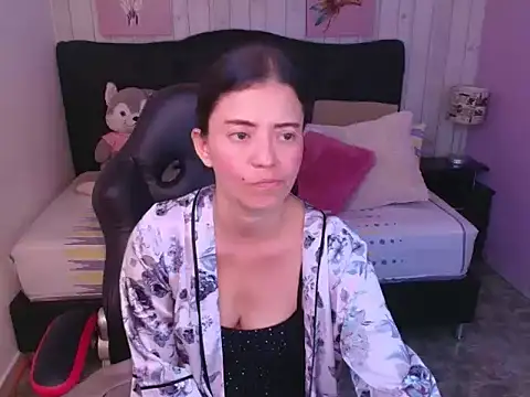 Snapshot of _Rachel_Jones_ chatting on 02/03/26, 03:26 Rachel Jones online show from 02/03/26, 03:26