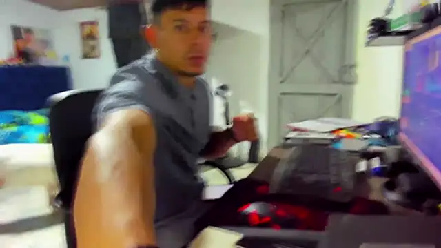 Malek Ivonny online show from 11/11/25, 02:39