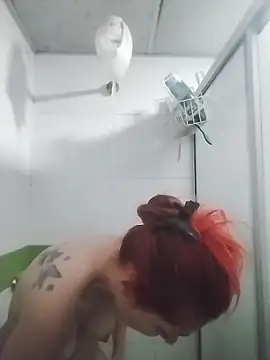 EmilyyRed online show from 12/04/25, 06:07