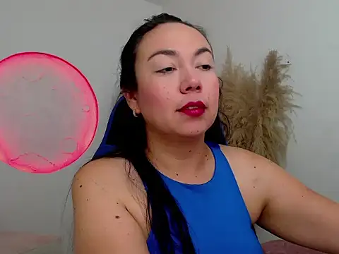 Yadis hot online show from 11/20/25, 08:53