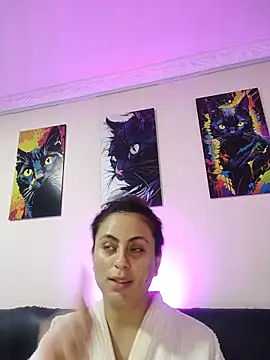 Caroline Jons online show from 11/12/25, 12:53