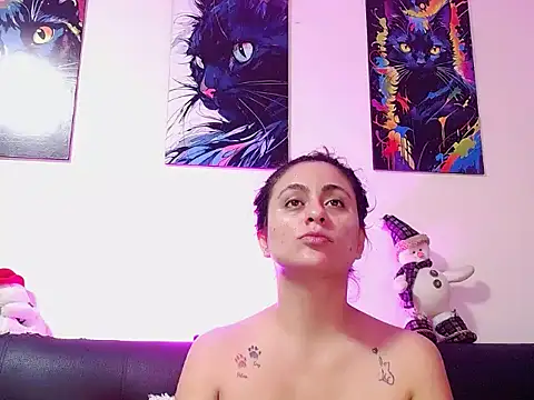 Caroline Jons online show from 11/30/25, 11:11