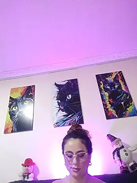 Caroline Jons online show from 12/14/25, 10:43