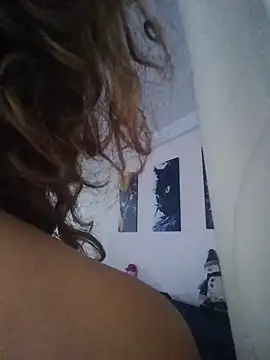 Caroline Jons online show from 12/04/25, 01:43