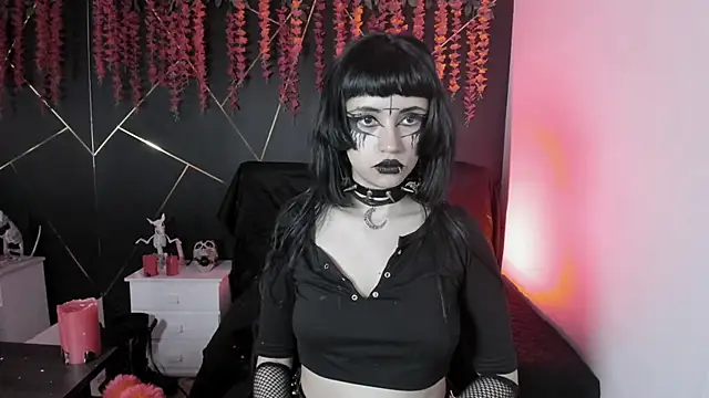 Snapshot of Yueeclipsa chatting on 11/08/25, 05:11 Yueeclipsa online show from 11/08/25, 05:11