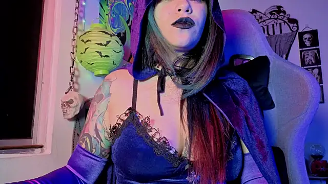 AshGraven online show from 10/30/25, 04:33