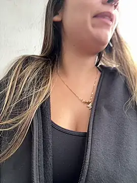 sarah honey   online show from 08/06/26, 03:40