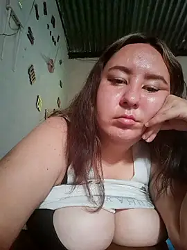 Snapshot of SaraCute_1 chatting on 10/27/25, 02:07 SaraCute 1 online show from 10/27/25, 02:07