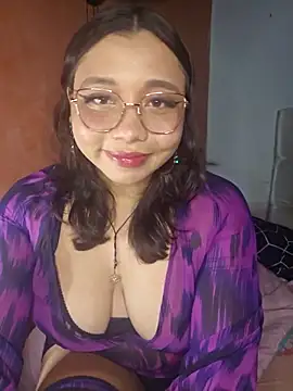 Sapphire024 online show from 11/25/25, 01:17