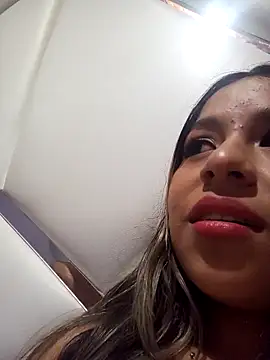 Snapshot of Emily_Sore chatting on 10/29/25, 02:54 Emily Sore online show from 10/29/25, 02:54