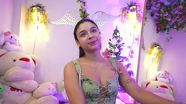 ISA NIXON online show from 12/20/25, 04:32