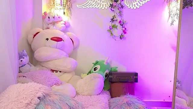 ISA NIXON online show from 03/06/26, 07:53