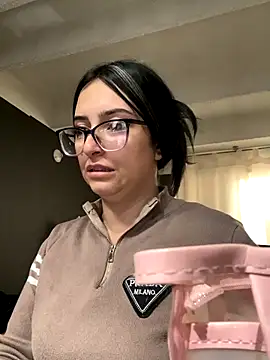 Kloe Novoa online show from 11/21/25, 12:37