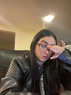 Kloe Novoa online show from 04/13/26, 12:20