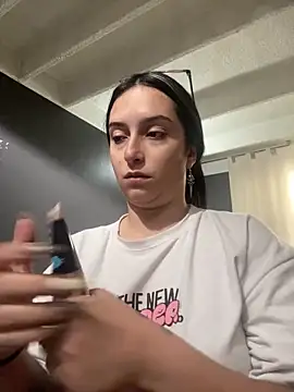 Kloe Novoa online show from 12/17/25, 01:05