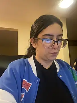 Kloe Novoa online show from 04/15/26, 12:10