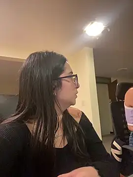 Kloe Novoa online show from 04/14/26, 12:10