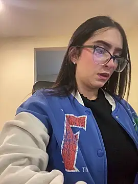 Kloe Novoa online show from 04/15/26, 07:58