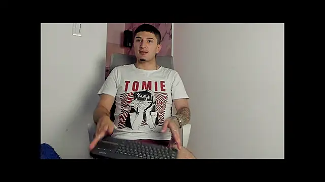 Snapshot of STEVEN_STAR chatting on 10/30/25, 07:44 STEVEN STAR online show from 10/30/25, 07:44