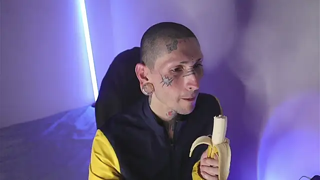 TokyoHatsumoto online show from 02/08/26, 12:41