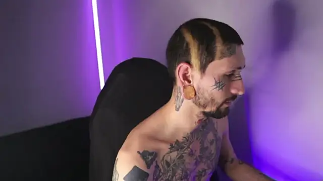 TokyoHatsumoto online show from 03/03/26, 11:01