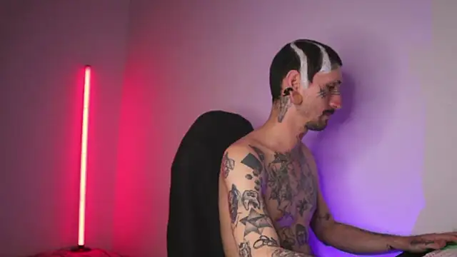 TokyoHatsumoto online show from 03/13/26, 11:21